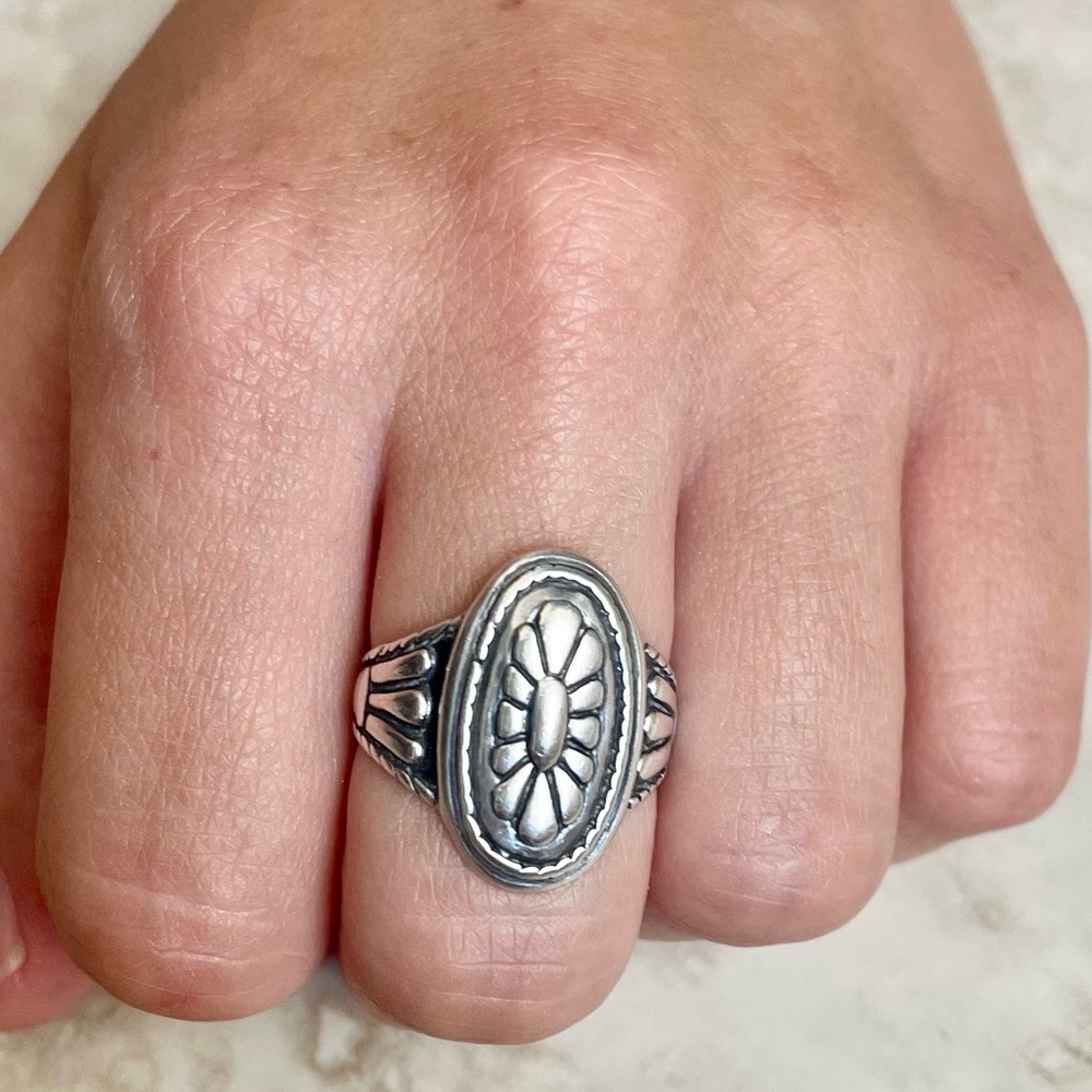 Size 7 Sterling Silver Cactus Blossom ring